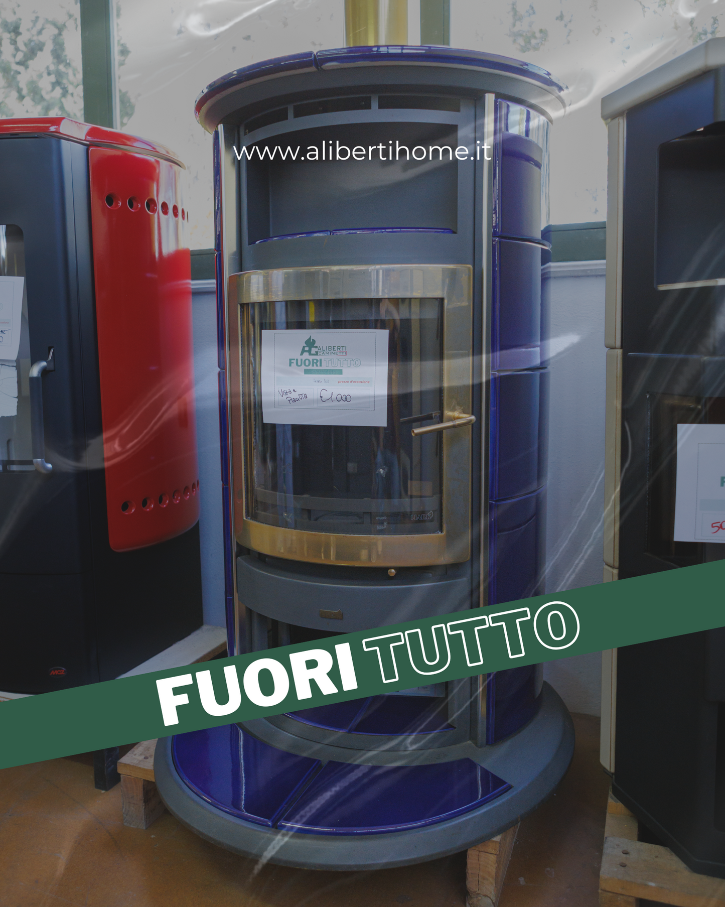 stufa a legna classica con ceramica blu