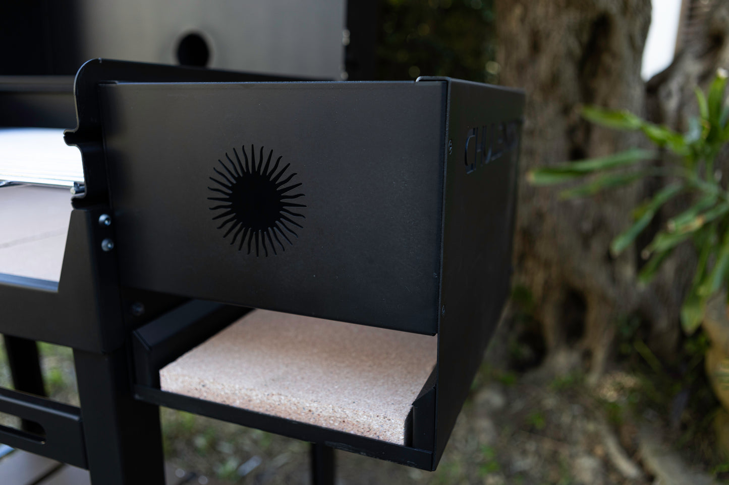 braciere combustione legna per barbecue con piano in mattoni refrattari