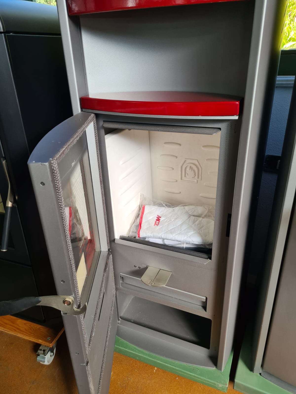 stufa a legna mcz con scalda vivande