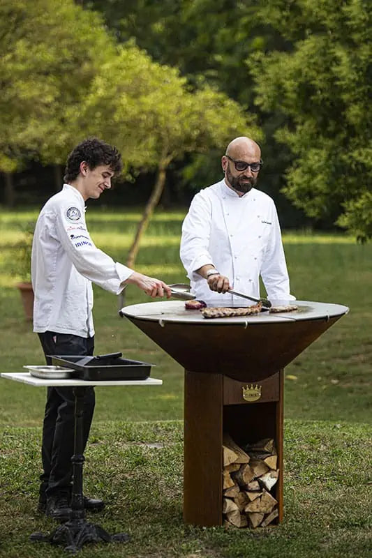 cucinare in giardino barbecue in acciaio