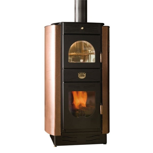 termostufa a legna con impianto integrato e produzione di acqua calda. Rivestimento color rame con forno 
