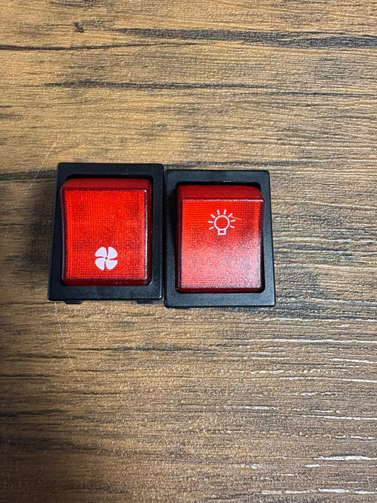 coppia di interruttori per la gestione separata di luce e ventilazione