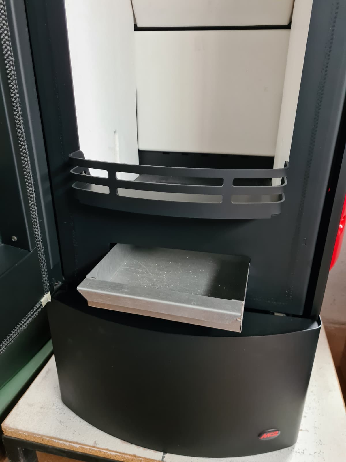comodo cassettino porta cenere veloce e pratico per la pulizia della stufa