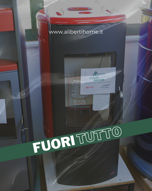 stufa a legna moderna con ceramica rossa