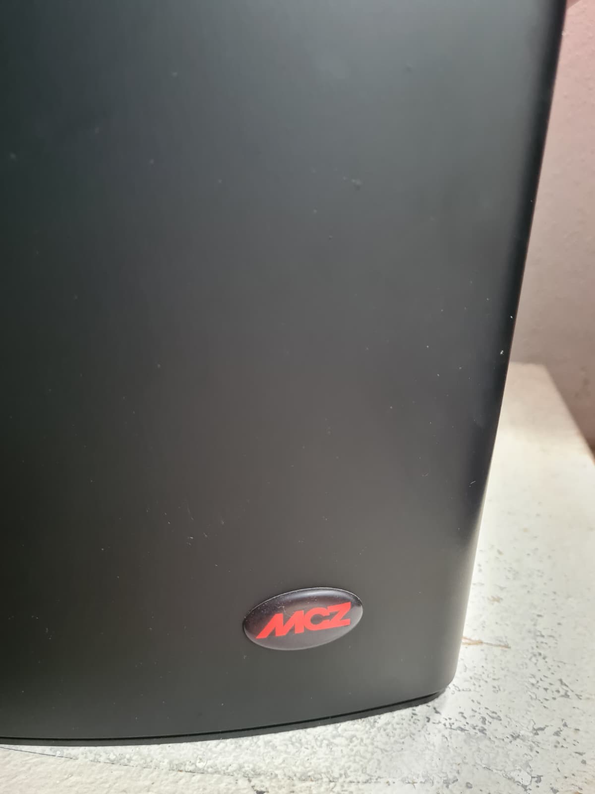 dettaglio logo mcz stufa pulsar 
