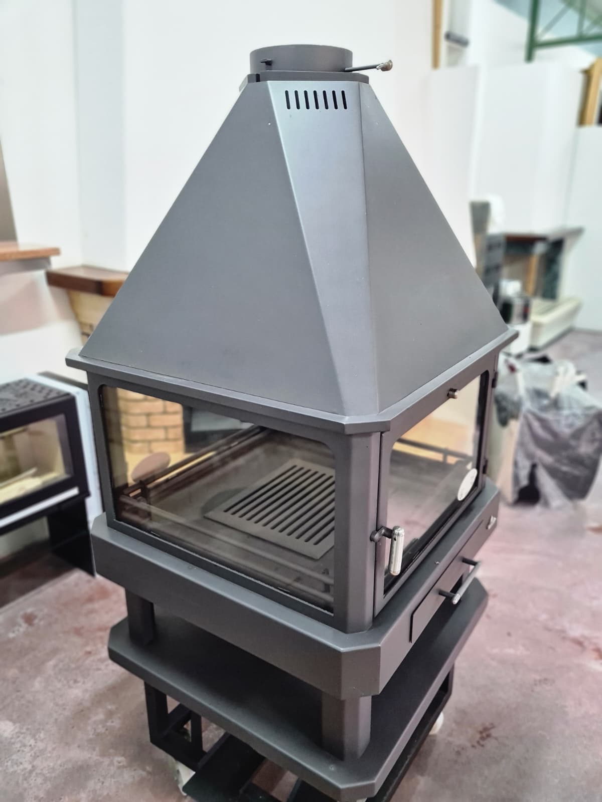 camino bronpi in ghisa con visione panoramica